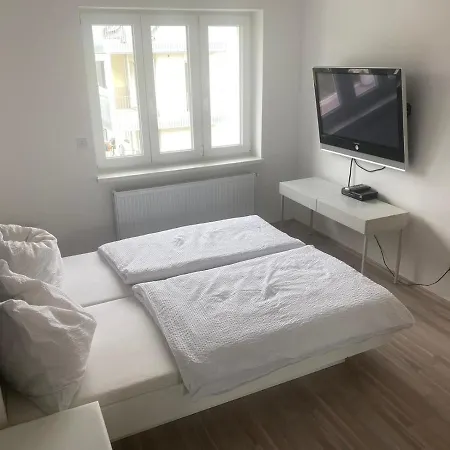 Apartment Einfamillienhaus *